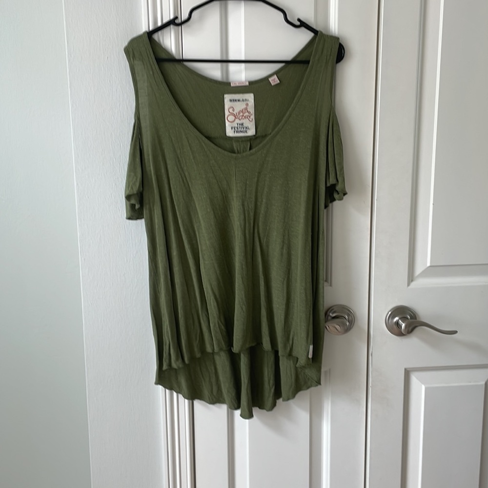 Cold shoulder T-shirt XS good condition